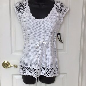 I.N. Studio white crocheted blouse, Petite M, NWT